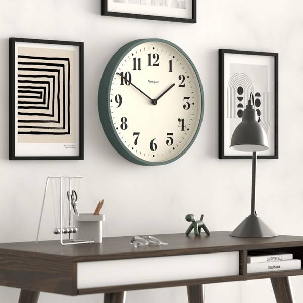 Horloge murale Number Two Theatre Vert - Matière plastique - 45 x 45 x 5 cm