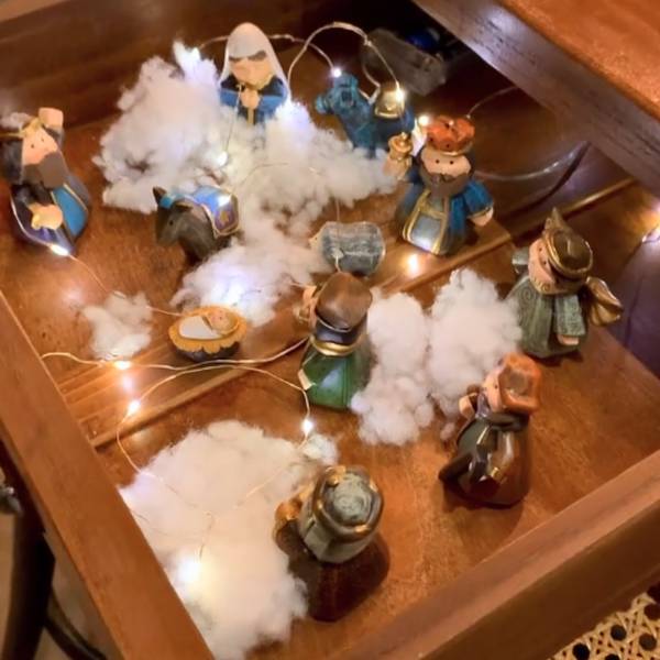 Weihnachtskrippe  JOY Blau - Harz - 3 x 6 x 5 cm