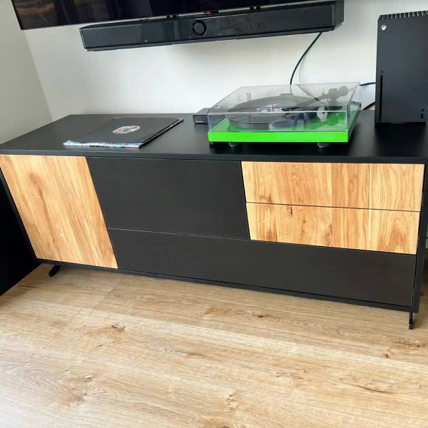 Gendgefertigter Fernsehschrank CASTEL Braun - Eiche - 150 x 60 x 45 cm
