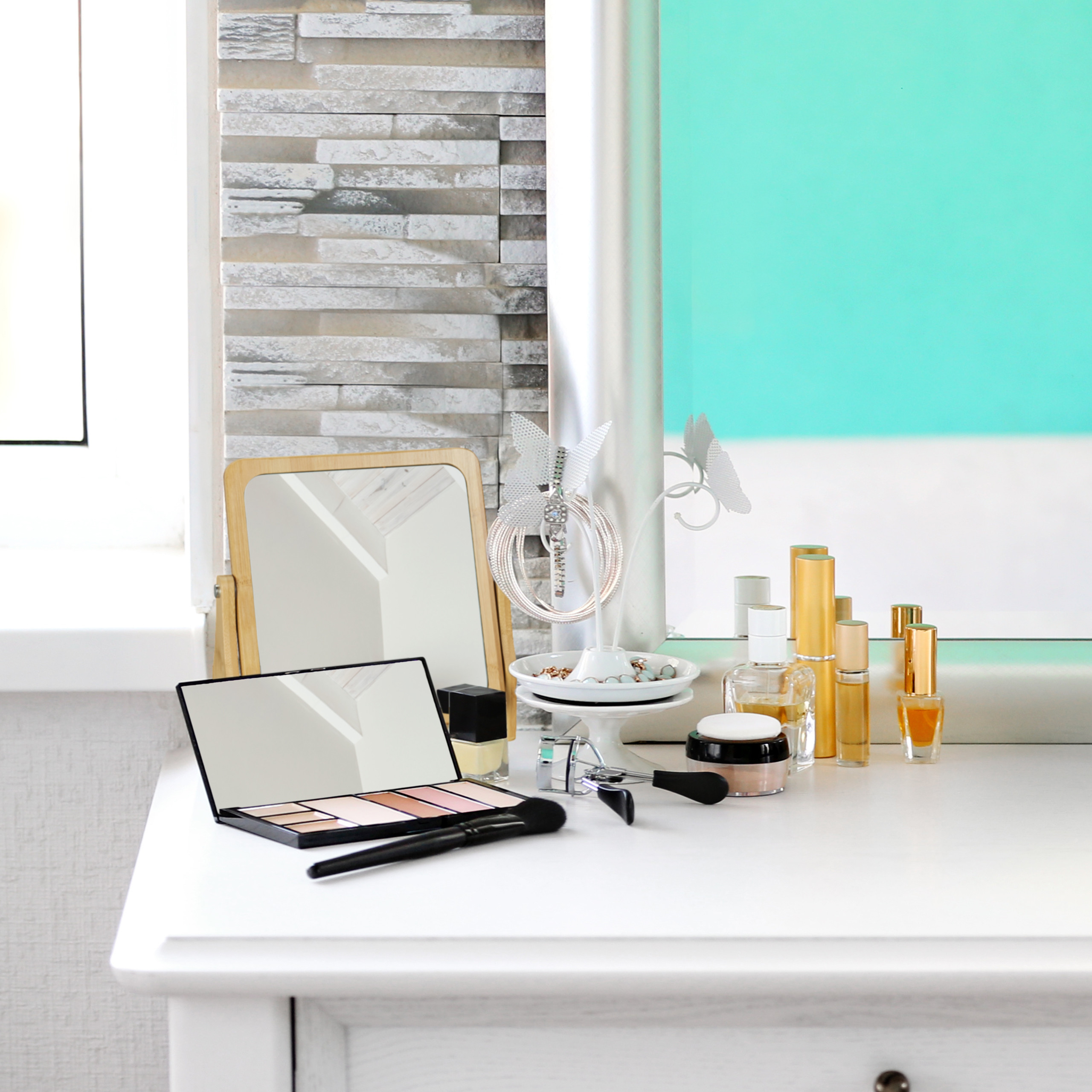 Miroir Cosmétique en Bois - Petit Sur Pied à 360° - 21 x 18 cm - Avec Support - Pour Maquillage, Rasage - À Poser Sur Bureau - Pour Salle de Bain, Chambre