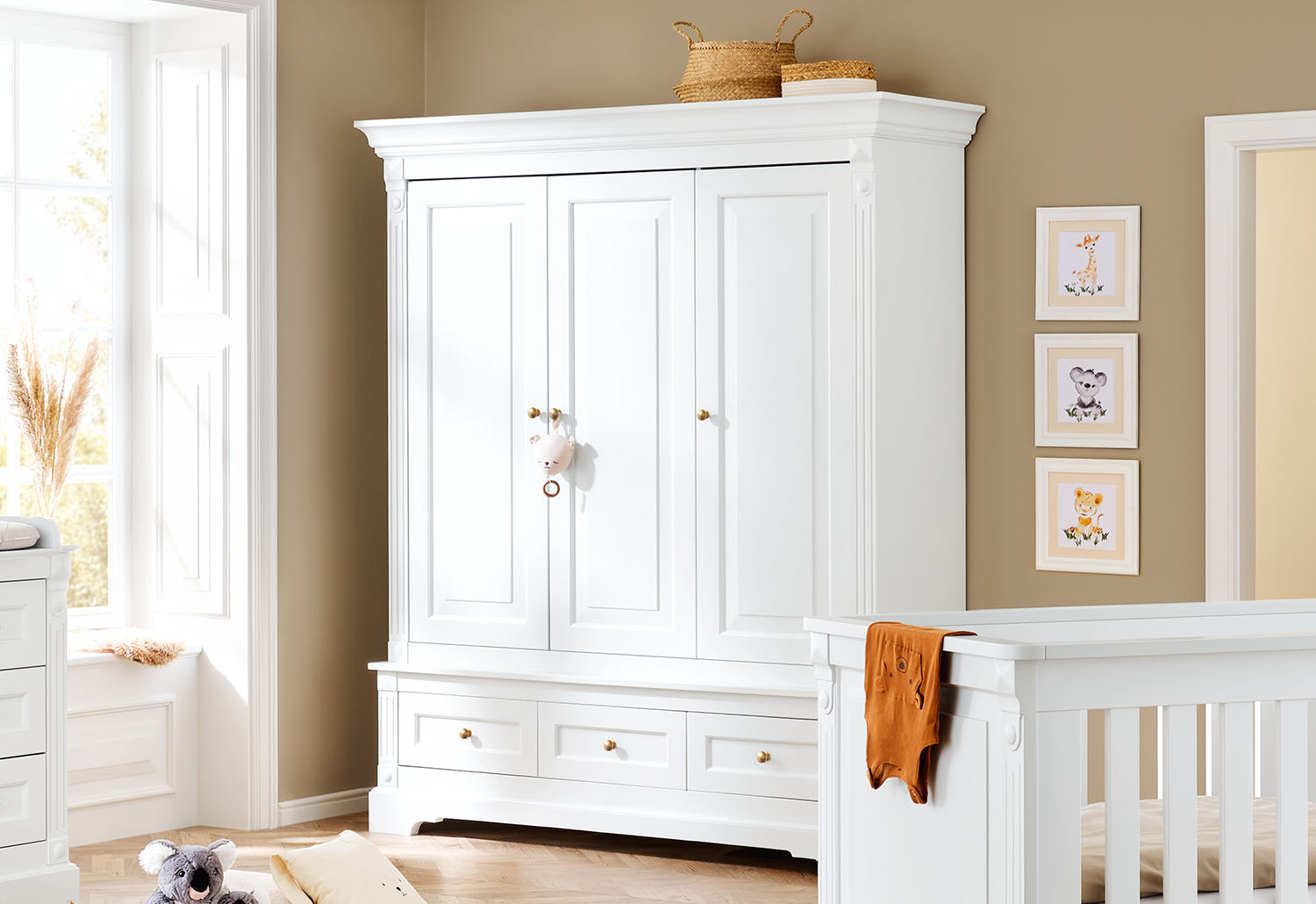 kleiderschrank emilia gold