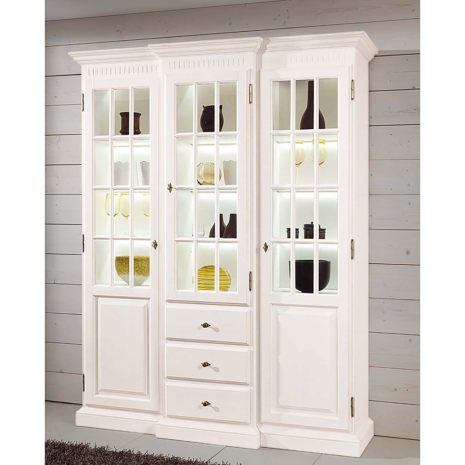 home24 Ridgevalley Vitrinenschrank La Carlotta I Landhaus Creme Massivholz Pinie 171x217x51 cm (BxHxT) 3-türig 1 Schublade LED