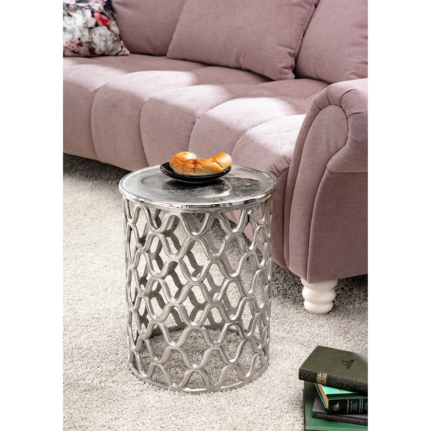 home24 Red Living Beistelltisch Karlin Aluminium Silber Glamour 36x46x36 cm (BxHxT)