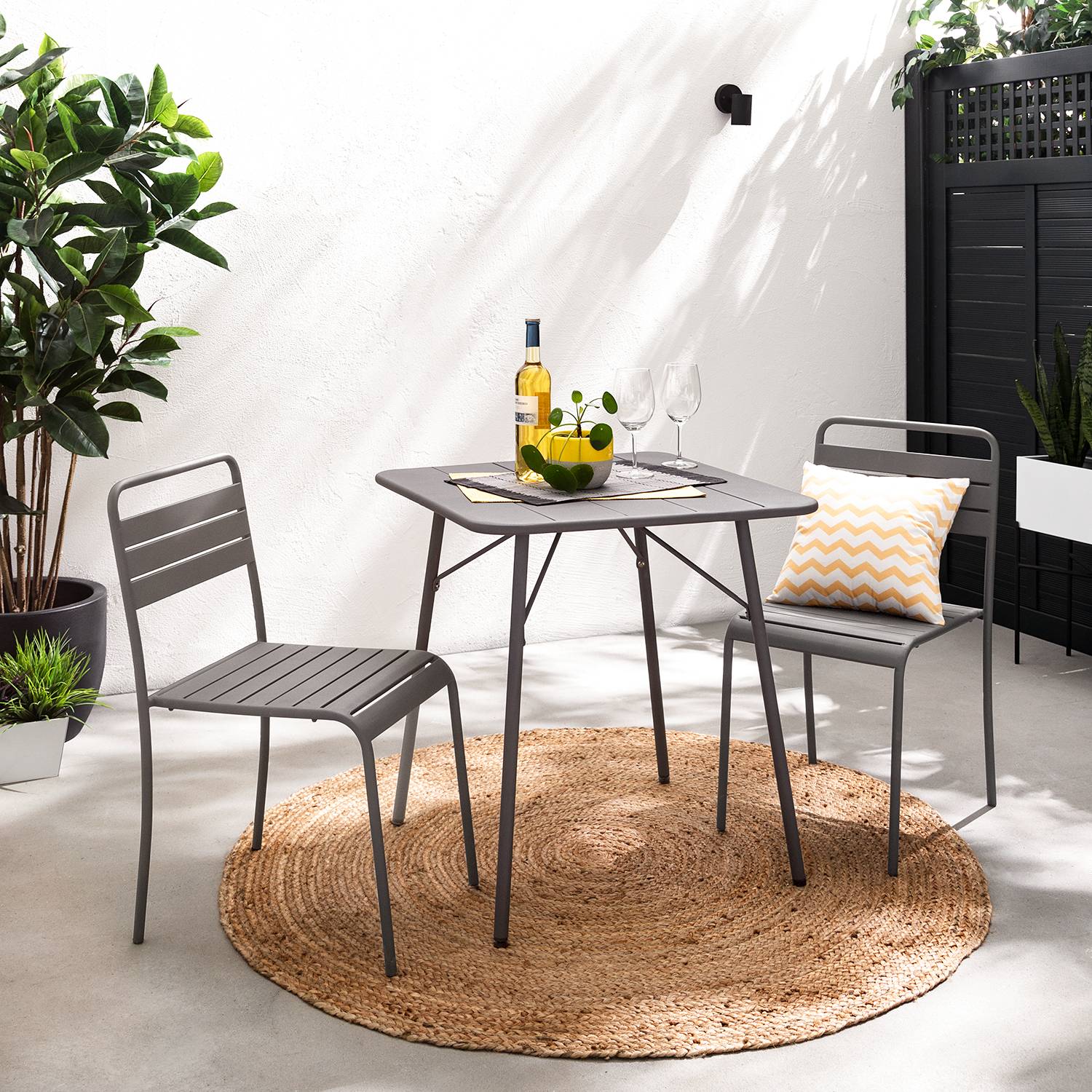 Schöne Balkonmöbel kaufen: fünf Sets aus Holz, Metall oder Rattan