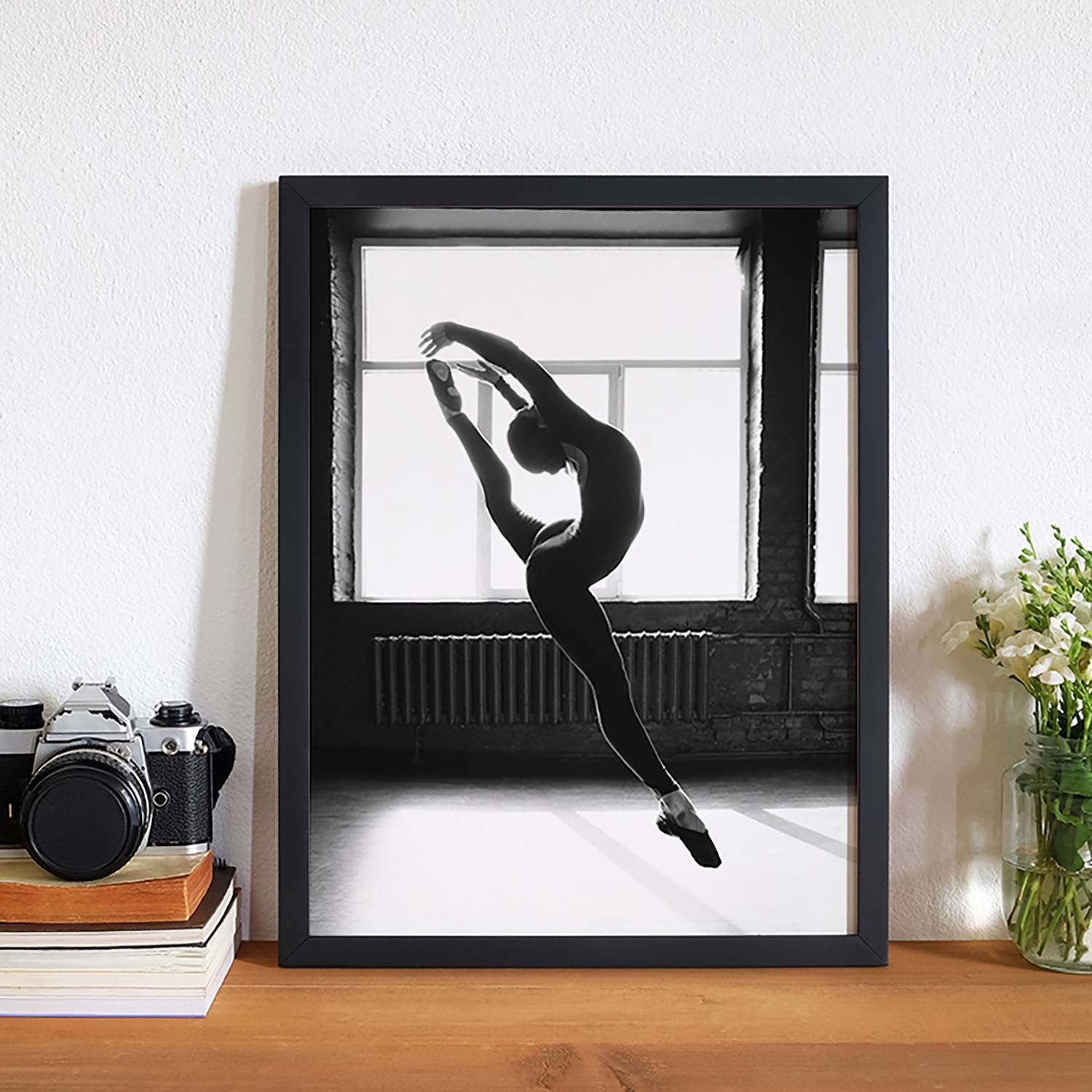 Image of Tableau déco Ballerina Dancing Indoors 000000001000170225