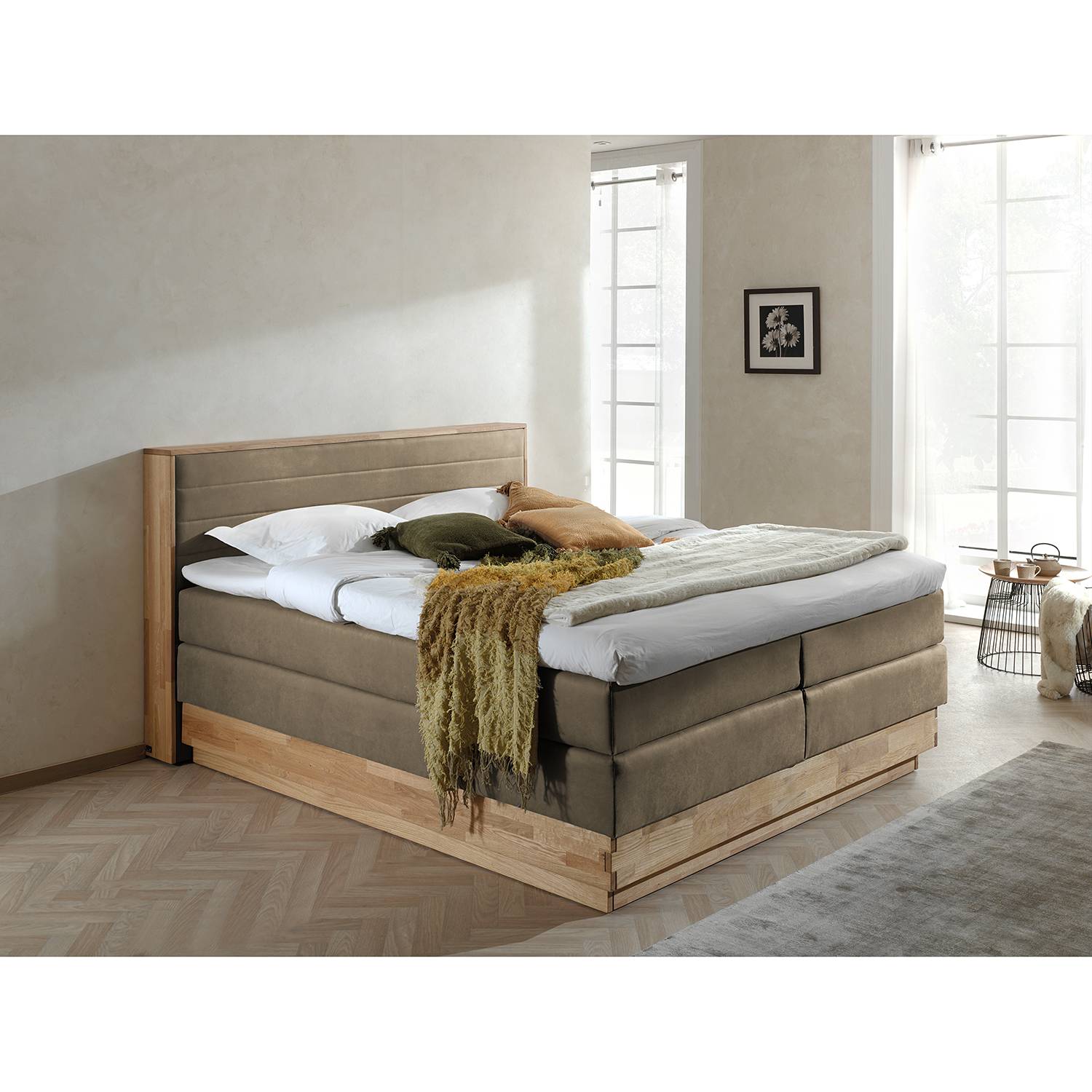 home24 Naturoo Boxspringbett Moneta 160x200 cm Webstoff/Massivholz Eiche Latte Macchiato mit Bettkästen/Matratze