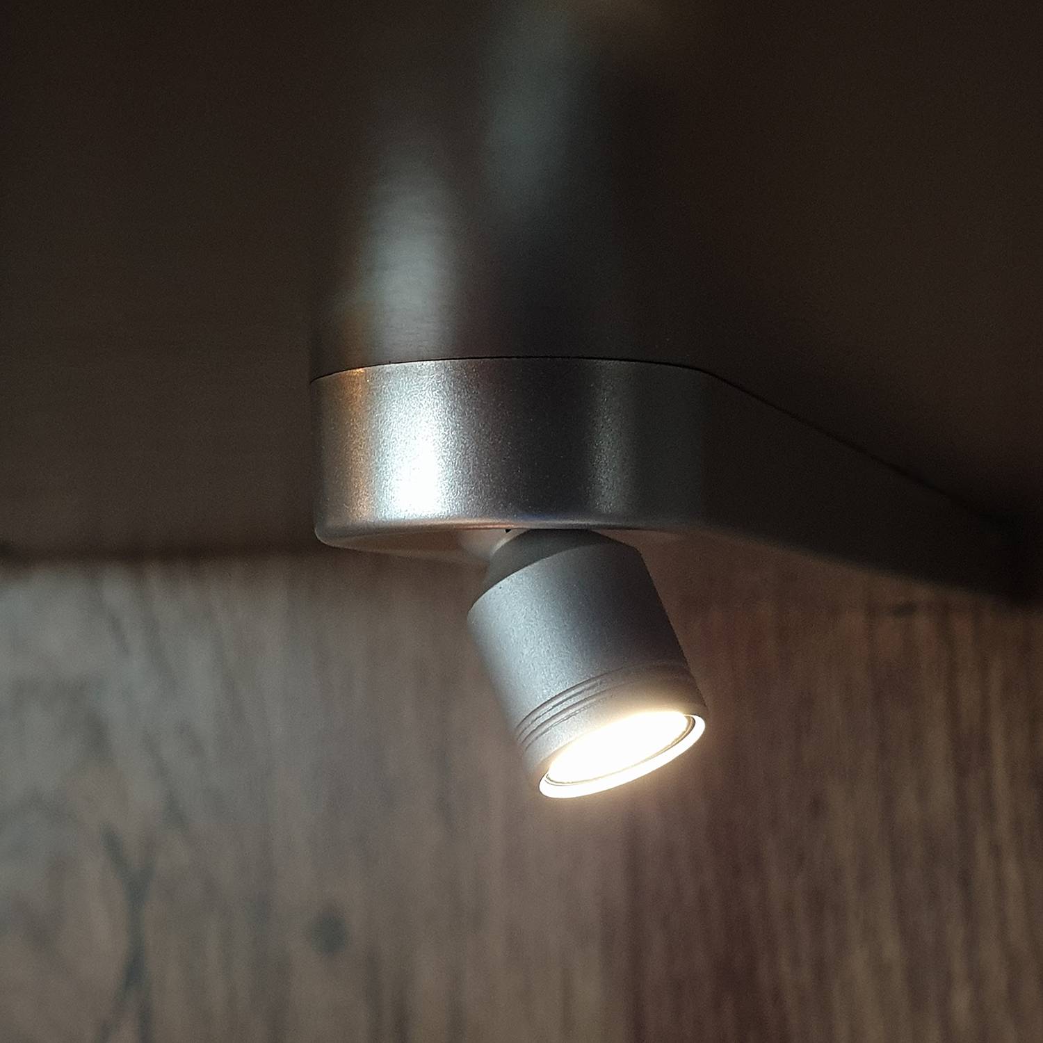 home24 Red Living LED-Beleuchtung Meevoo I 2er-Set Silber Metall 40x27x5 cm (BxHxT) LED