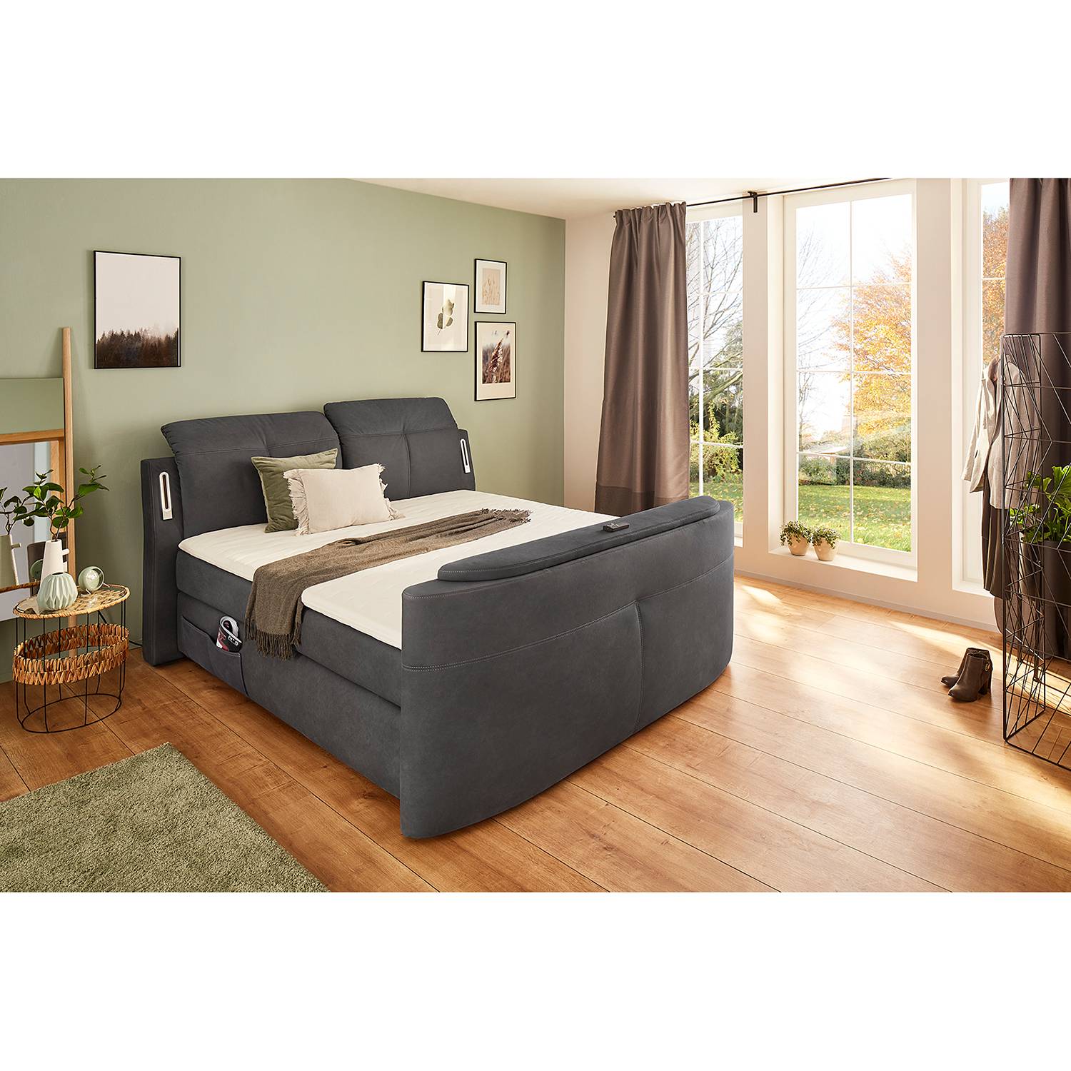 Lit boxspring Cinema