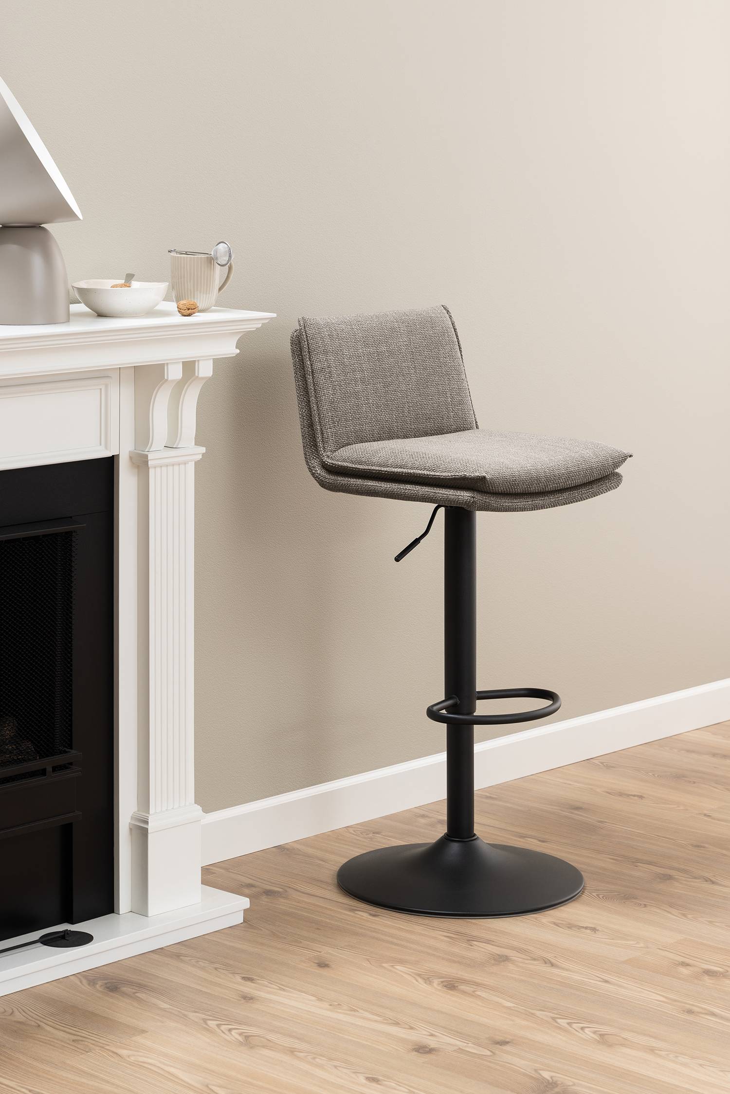 Set Di 2 Sedie Da Bar Girevoli In Legno: Schienale Alto, Stile Retrò, Portata 97 Kg (Bianco)