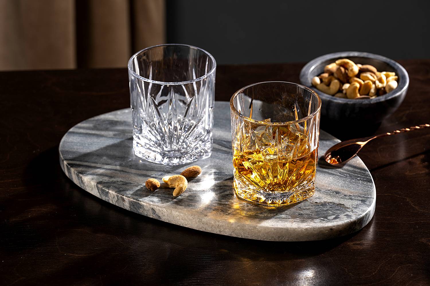 Set 2 Bicchieri Da Cocktail In Vetro - Base Sferica, Per Whisky E Drink, Design Creativo - Foto 7