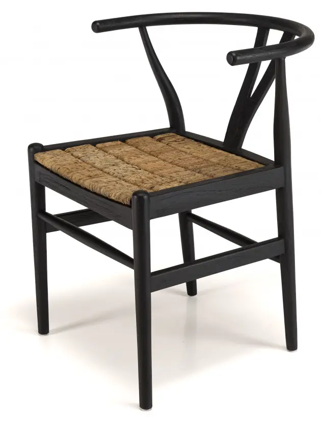 Schwarzer Stuhl recyceltem Teakholz aus