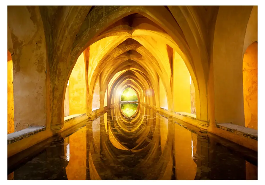 The Corridor Golden Fototapete