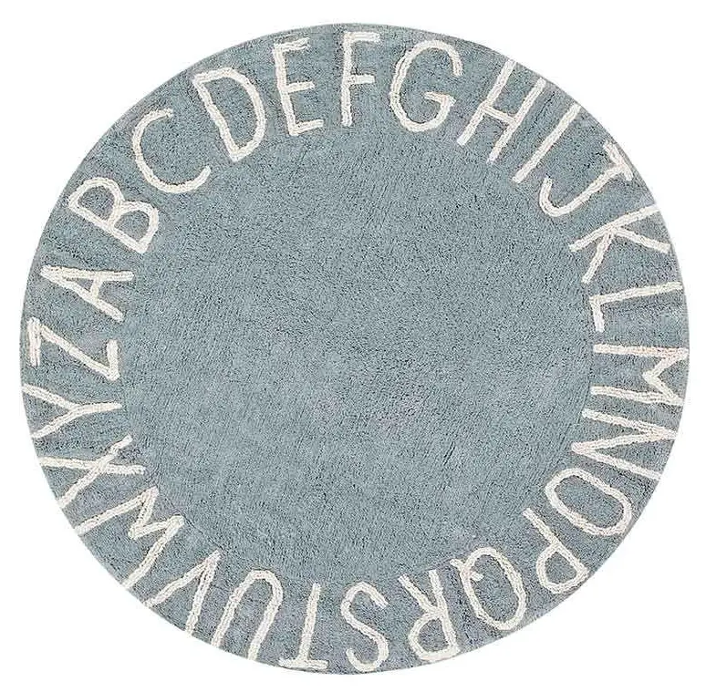 Teppich mit Buchstabenmuster
