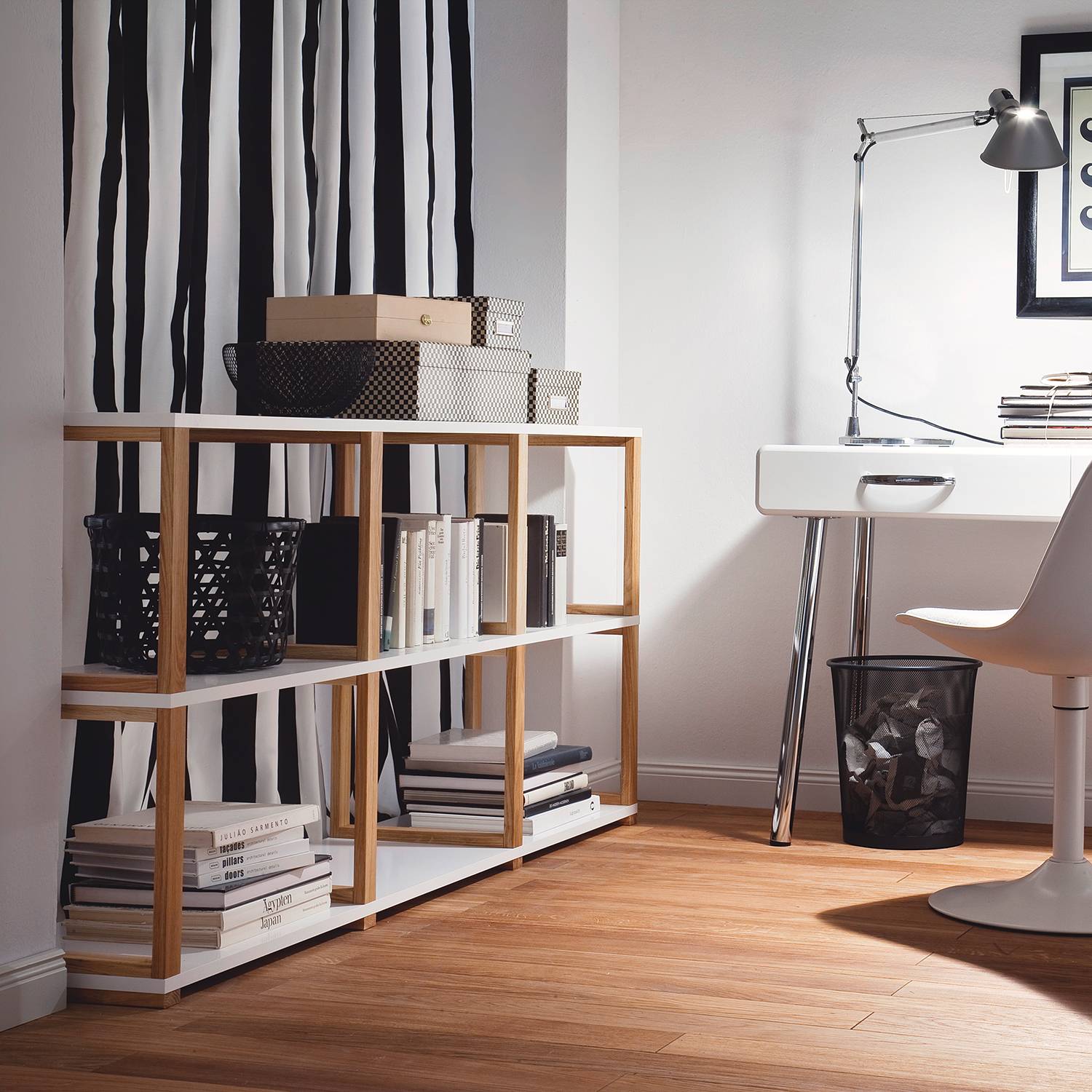 Regal Art II Eiche teilmassiv | home24.at Regal Art II Eiche teilmassiv | home24.at