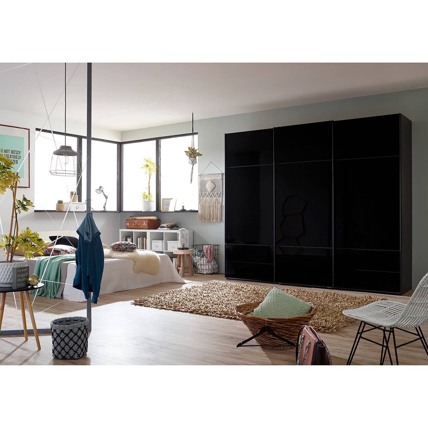 goedkoop Zweefdeurkast Samaya Zwart glas Zwart 300cm 3 deurs 235 cm Zonder spiegeldeuren Studio Copenhagen