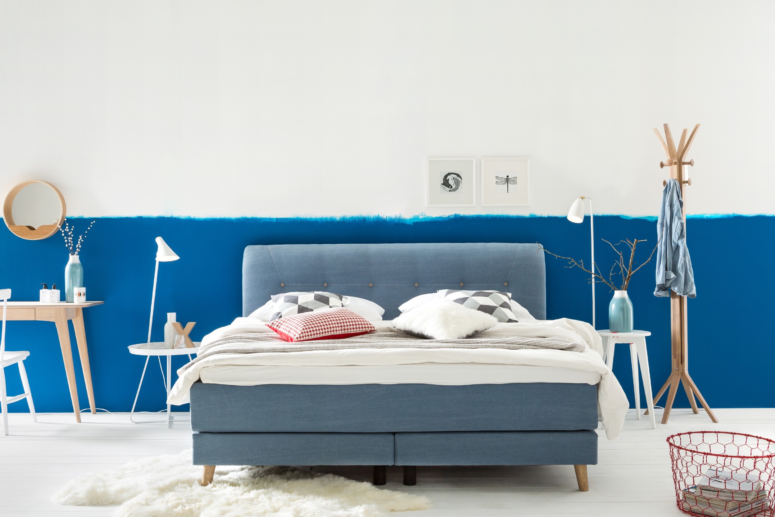 Schlafzimmer in beruhigedem Blau