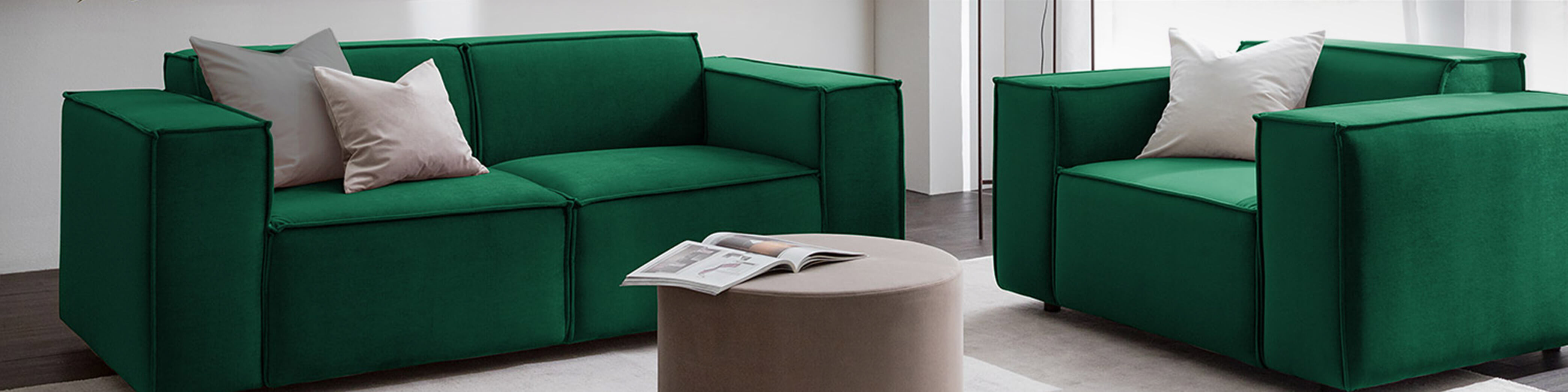 Grünes 2-Sitzer-Sofa und Sessel in geradlinigem, modernem Design