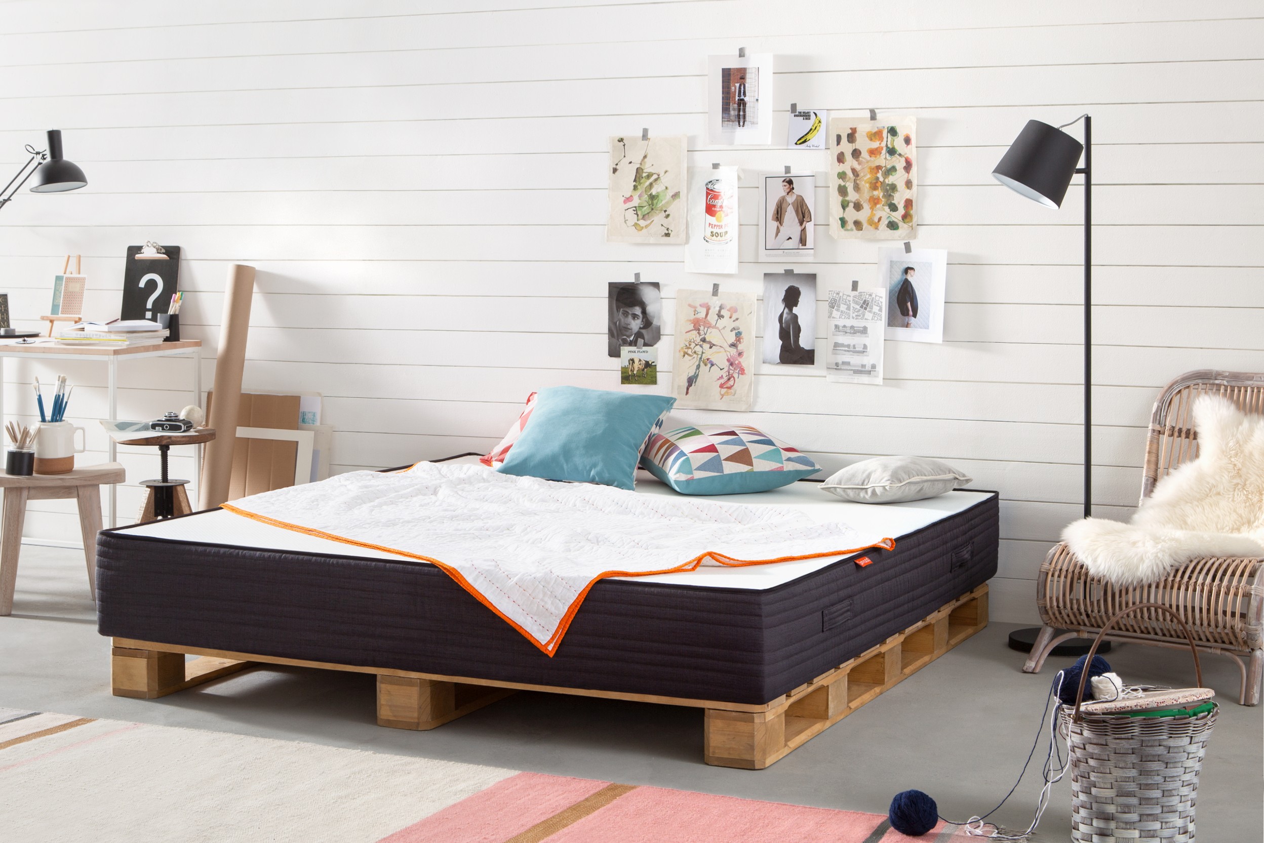 Matras op lattenbodem van pallets