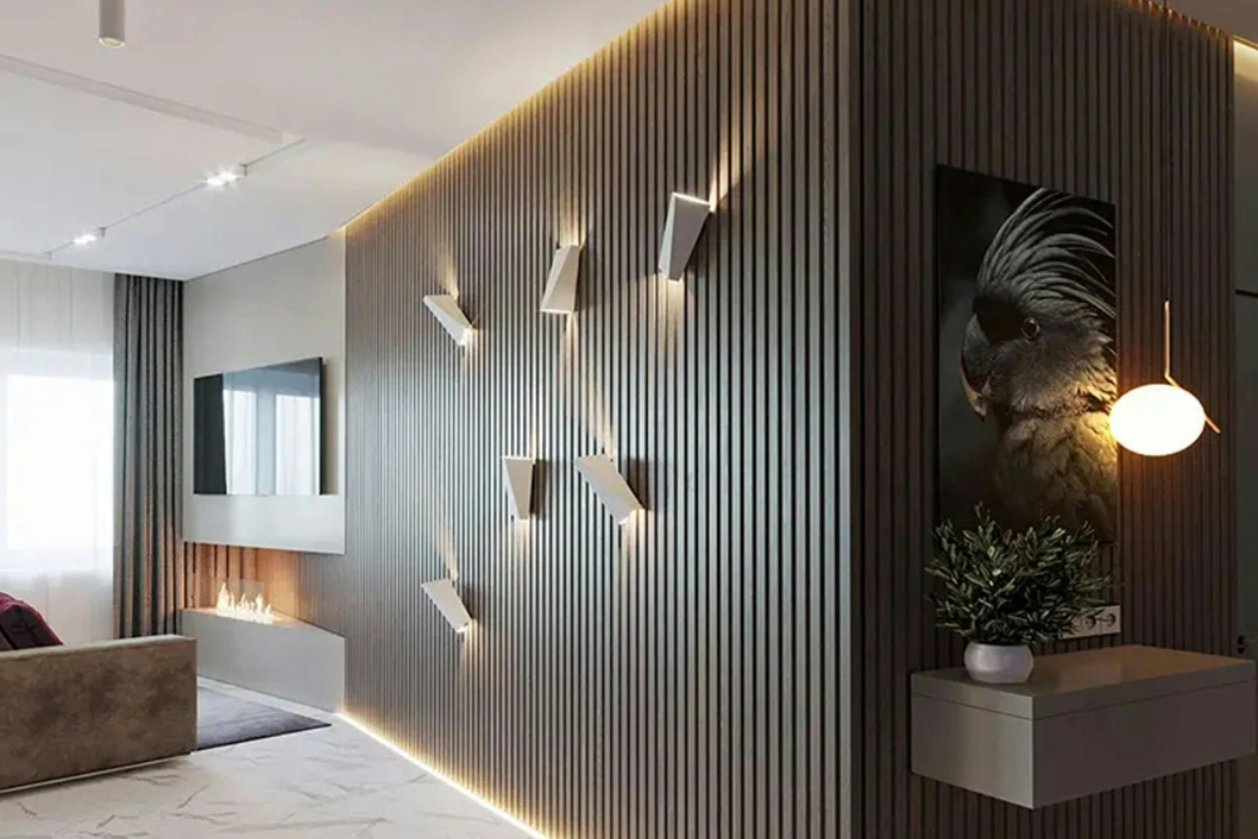 Wohnzimmerwand mit Paneelen und integrierten Wandlampen