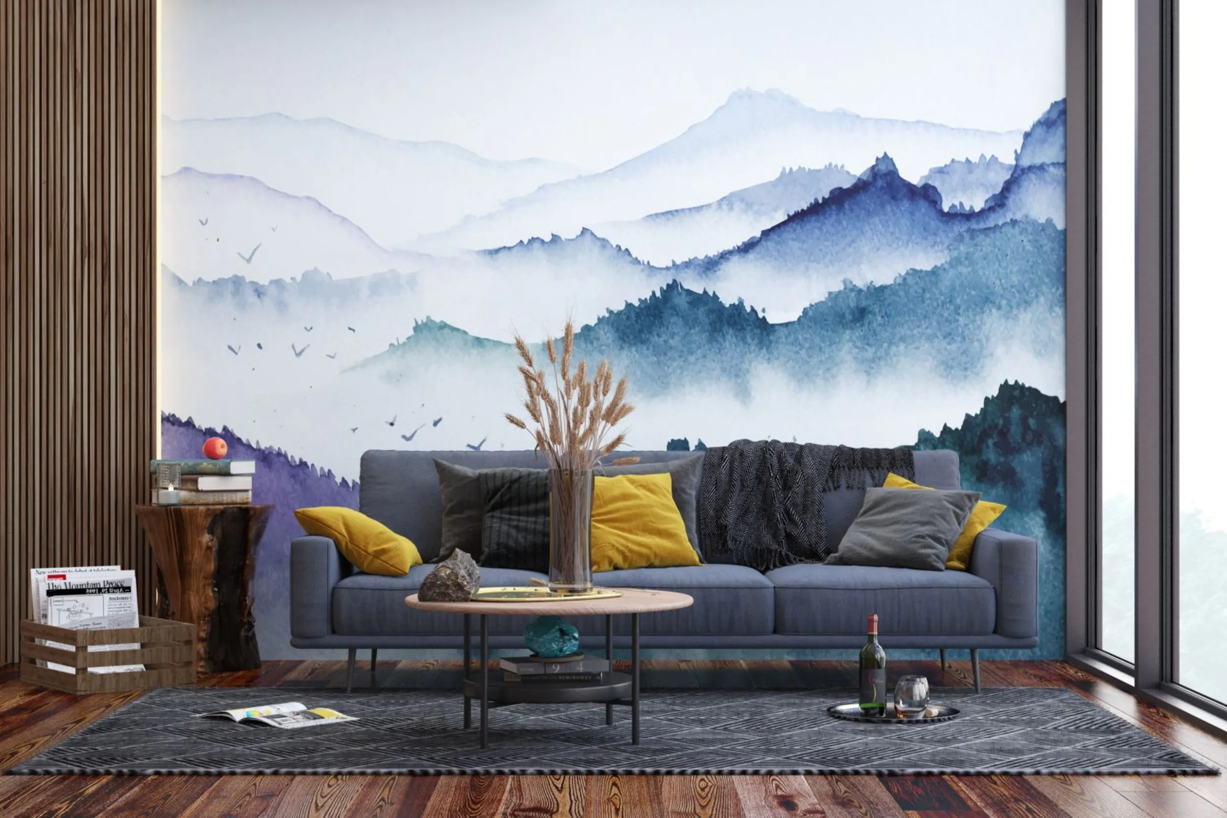 Tapete mit Berglandschaft im Aquarell-Look in einem farbenfrohen Wohnzimmer