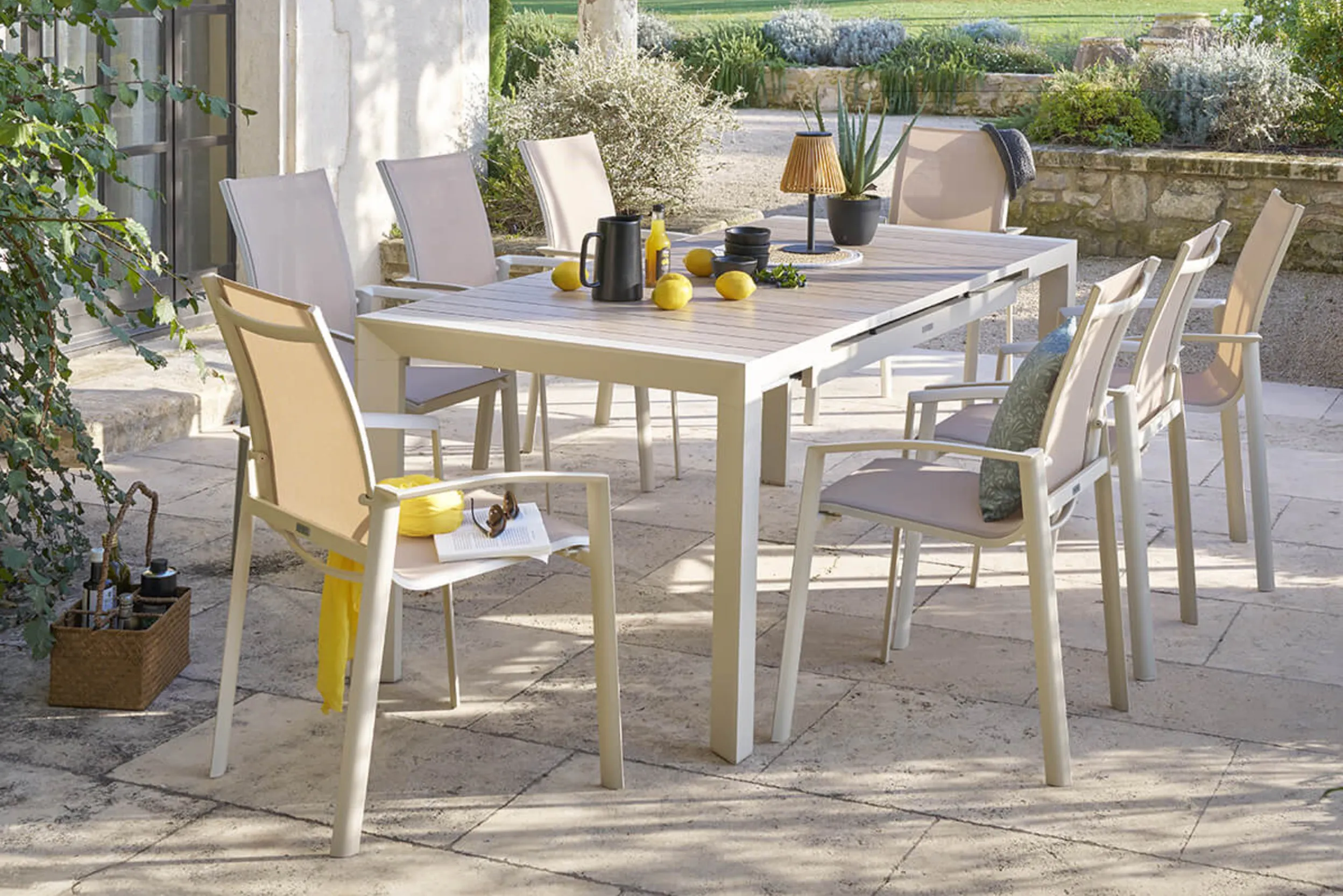 Grosse Garten-Essgruppe aus stabilem Aluminium