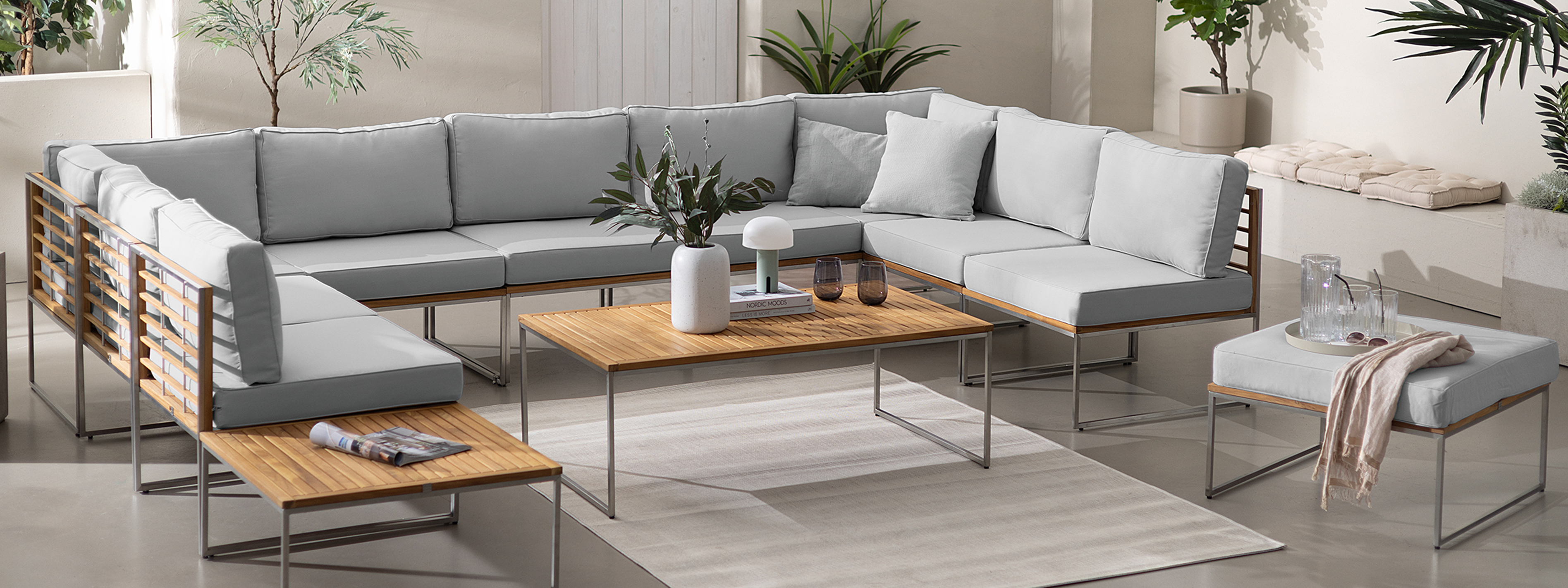 Modulare XXL-Gartenlounge unserer Topseller-Serie Teakline in Hellgrau.