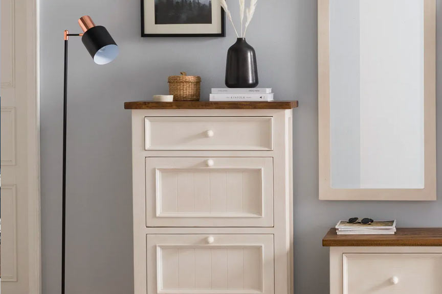 Meubles d'entrée vernis blanc relevés d'éléments en bois naturel