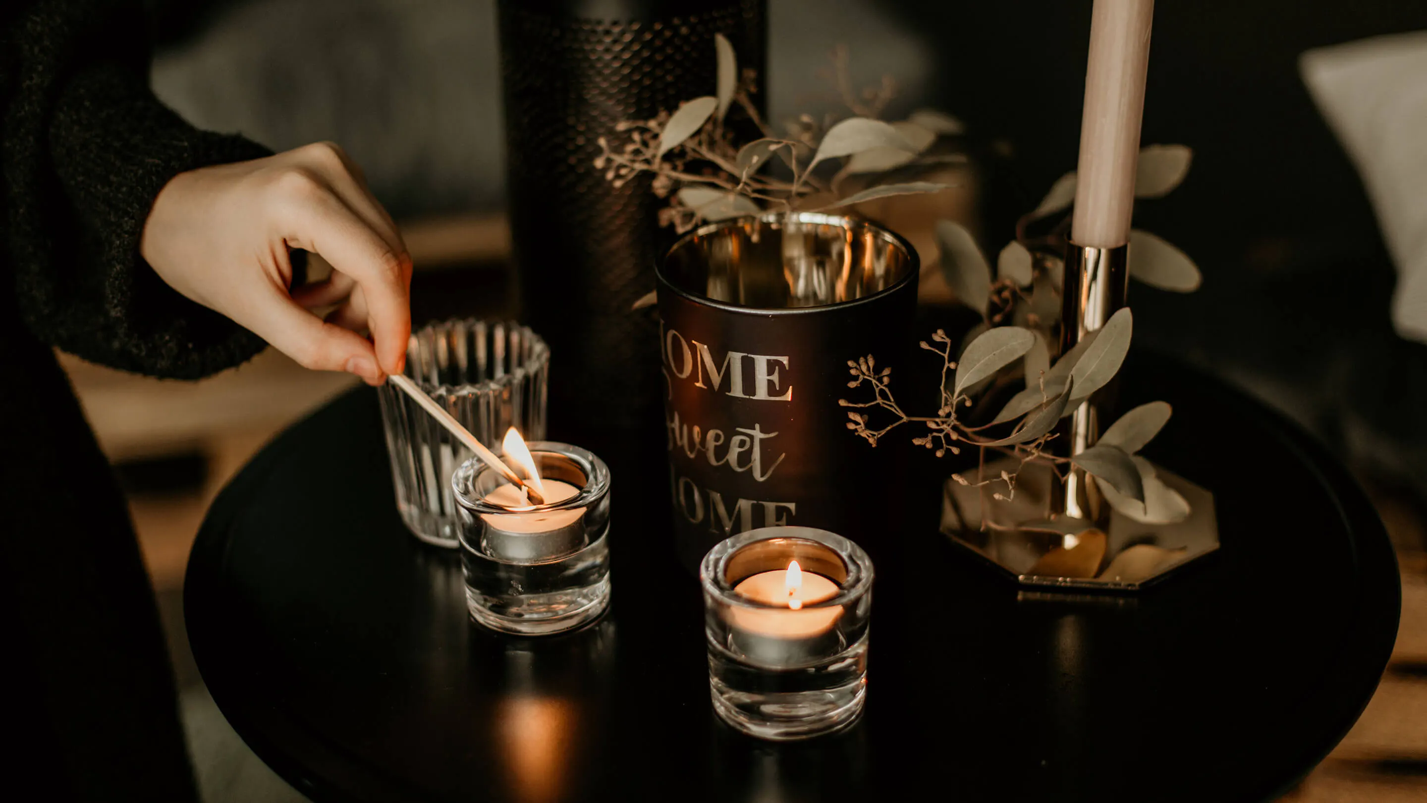 Kerzen sorgen für stimmungsvolles Licht
