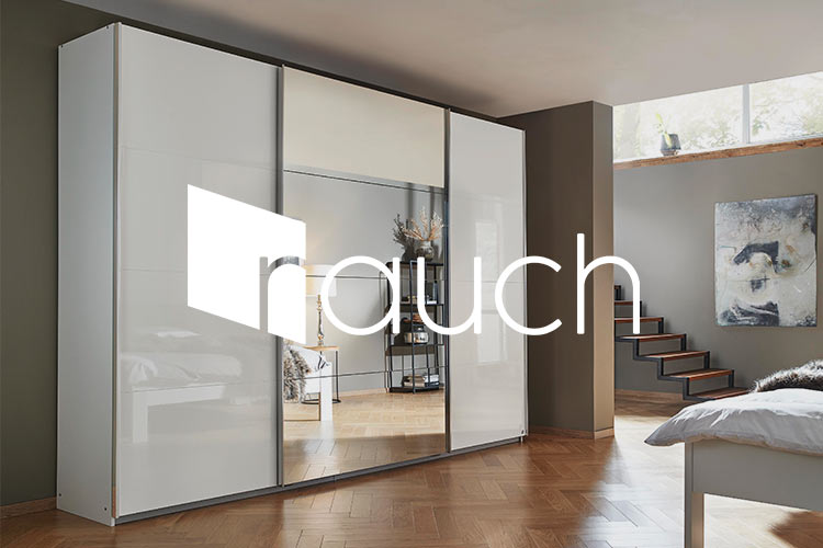 Weißer Kleiderschrank mit Spiegeltür der Marke rauch