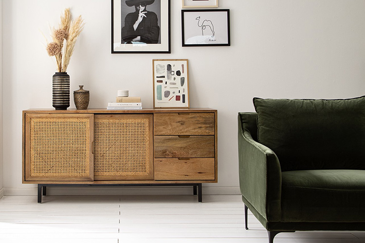 Enfilade avec façades en cannage de la série Vina par kollected.